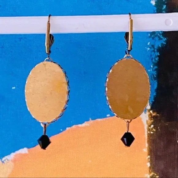 NEW without TAGS drop earrings with map of Newport, RI - Picture 6 of 8